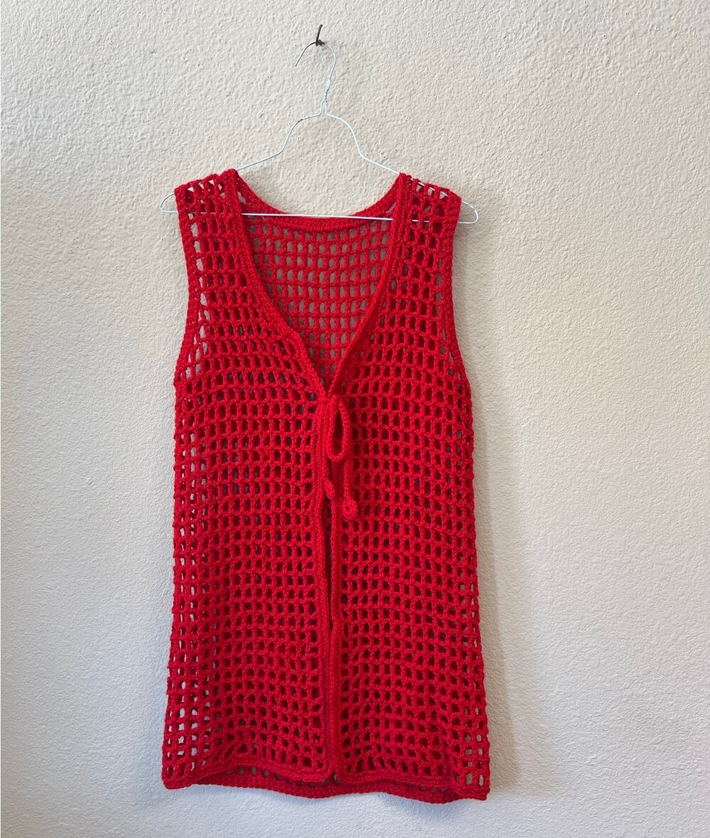 Vintage 70s handmade red crochet tie front vest size M